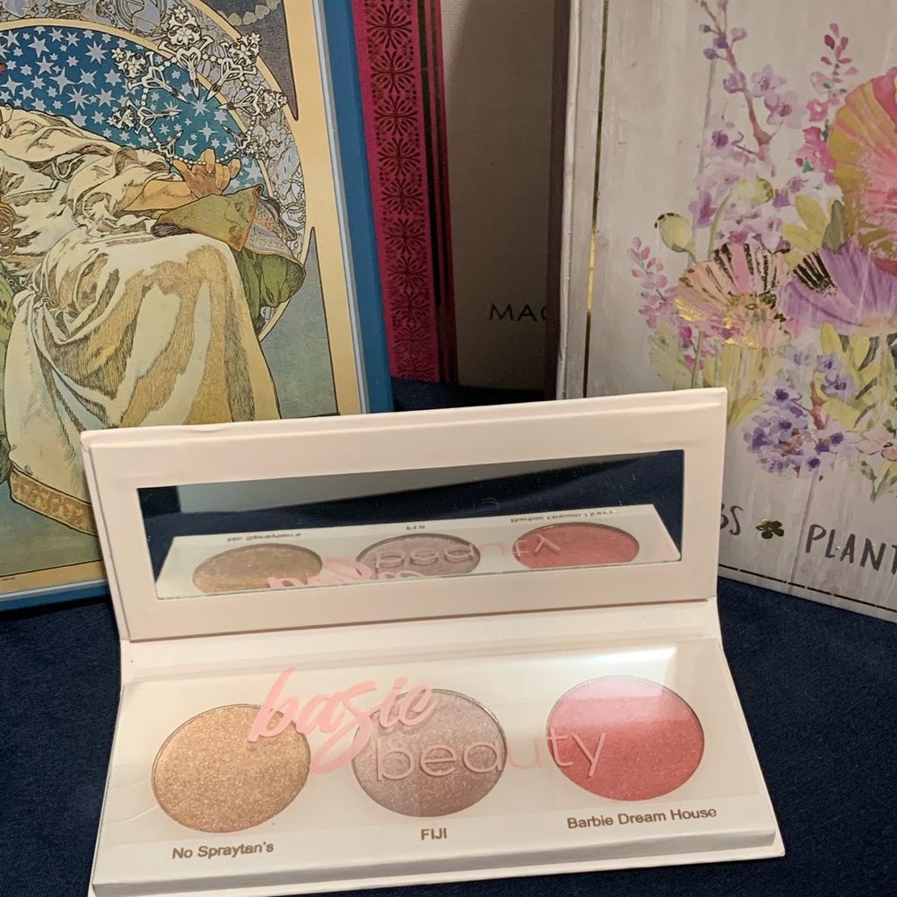 Basic Beatuy glowy af palette